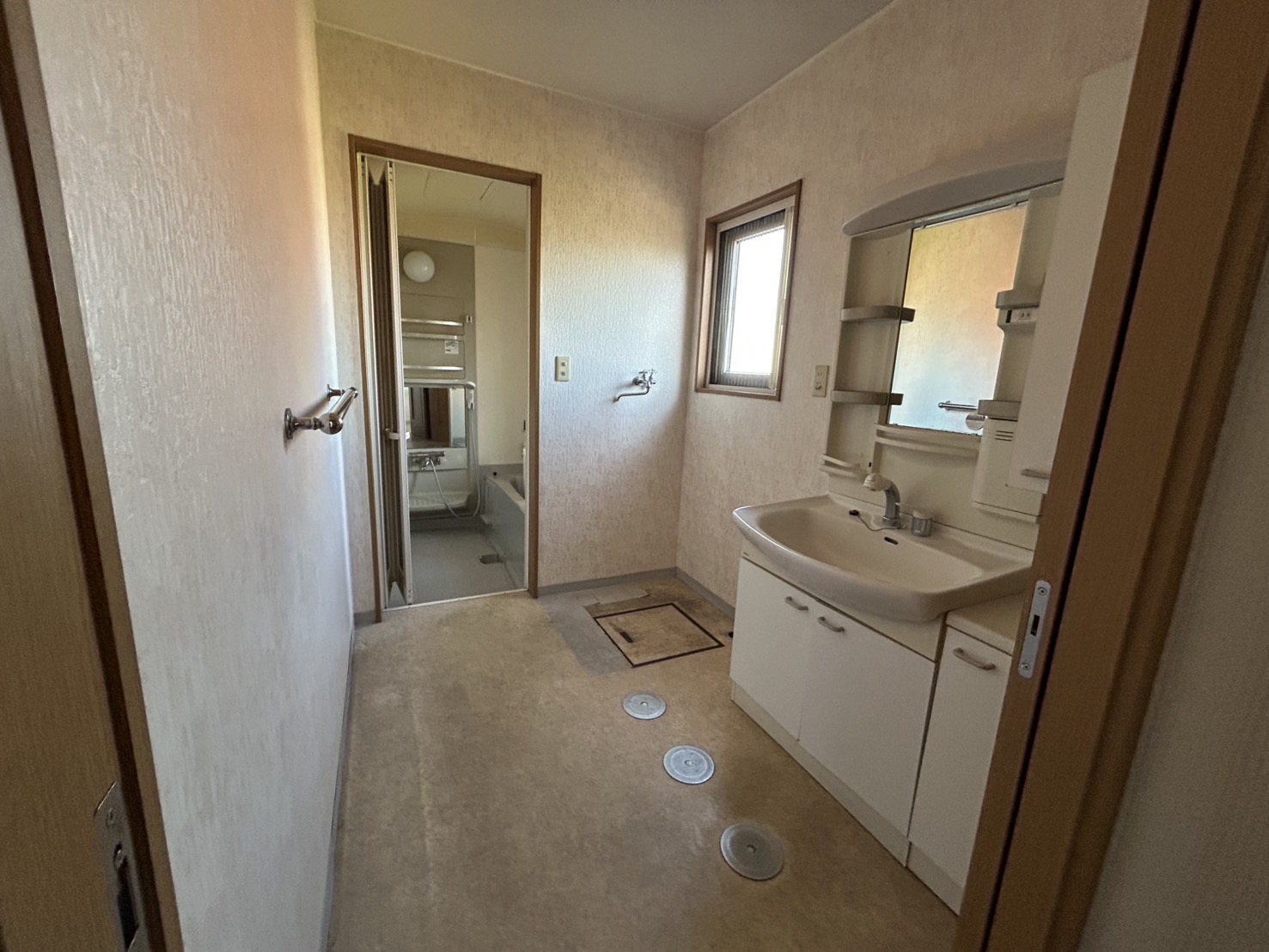 青森県八戸市根城７丁目１４番地１０（住居表示）